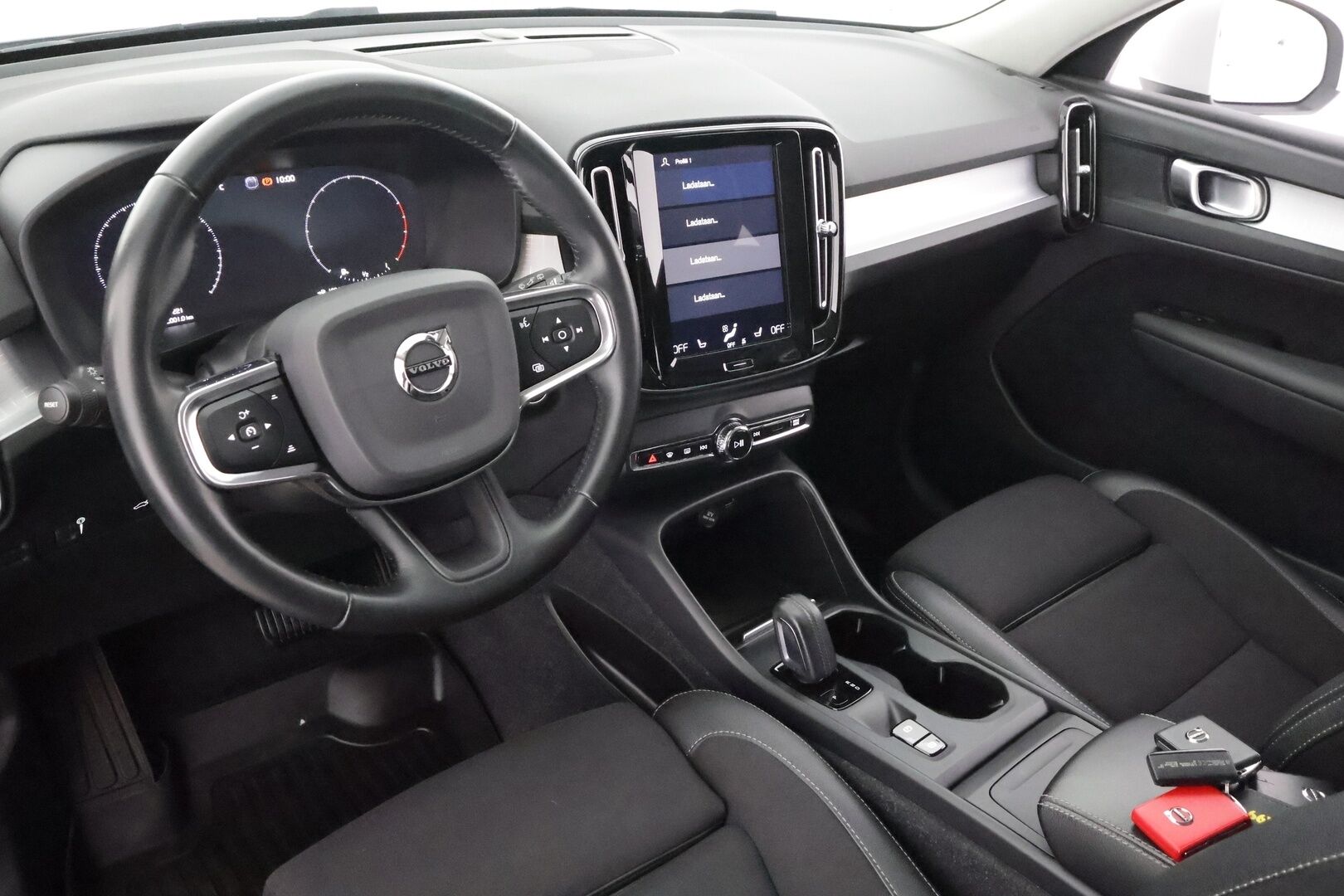 Volvo XC40 2020 T3 Business aut * Webasto / Koukku / ACC / LED / P.Tutkat / Kaistavahti / Keyless * - Suomi-auto / Kahdet renkaat aluvanteilla