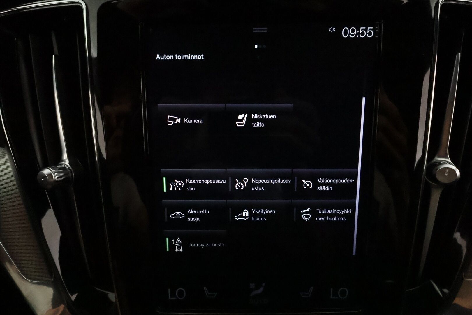 Volvo V60 2021 D3 AWD Business R-Design aut **Webasto / Koukku / Adapt.Vakkari / LED-valot / P.Kamera / Sporttipenkki Muistilla** - 3,99 % KORKOTARJOUS TÄHÄN AUTOON - 1-om Suomi-auto / Kahdet Renkaat