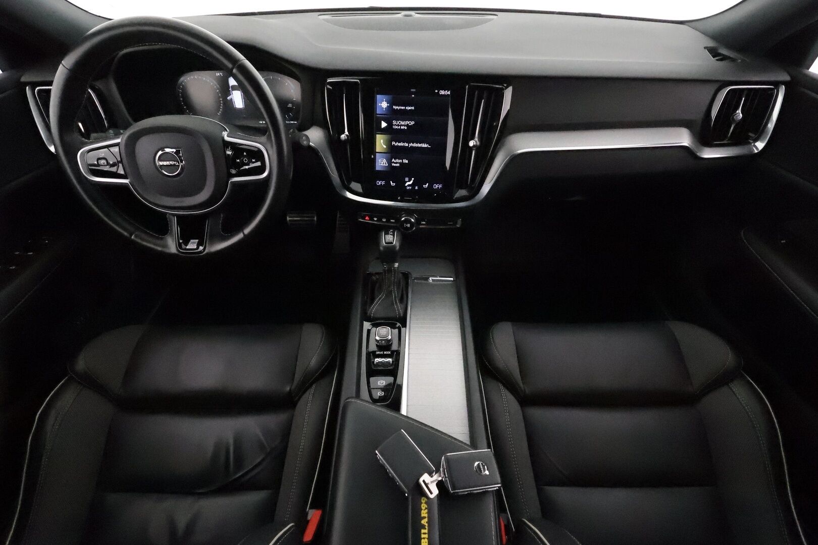 Volvo V60 2021 D3 AWD Business R-Design aut **Webasto / Koukku / Adapt.Vakkari / LED-valot / P.Kamera / Sporttipenkki Muistilla** - 3,99 % KORKOTARJOUS TÄHÄN AUTOON - 1-om Suomi-auto / Kahdet Renkaat