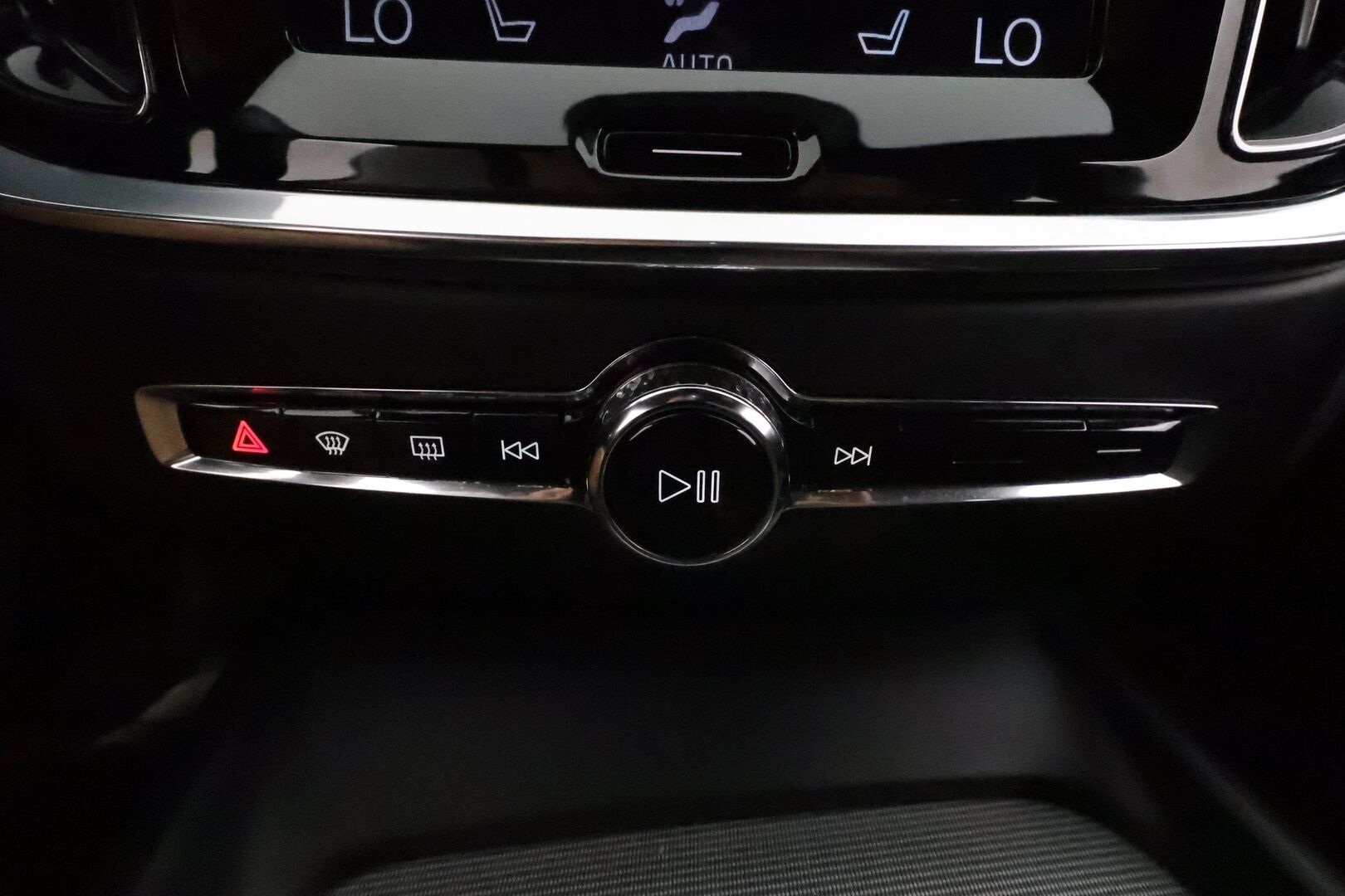 Volvo V60 2021 D3 AWD Business R-Design aut **Webasto / Koukku / Adapt.Vakkari / LED-valot / P.Kamera / Sporttipenkki Muistilla** - 3,99 % KORKOTARJOUS TÄHÄN AUTOON - 1-om Suomi-auto / Kahdet Renkaat