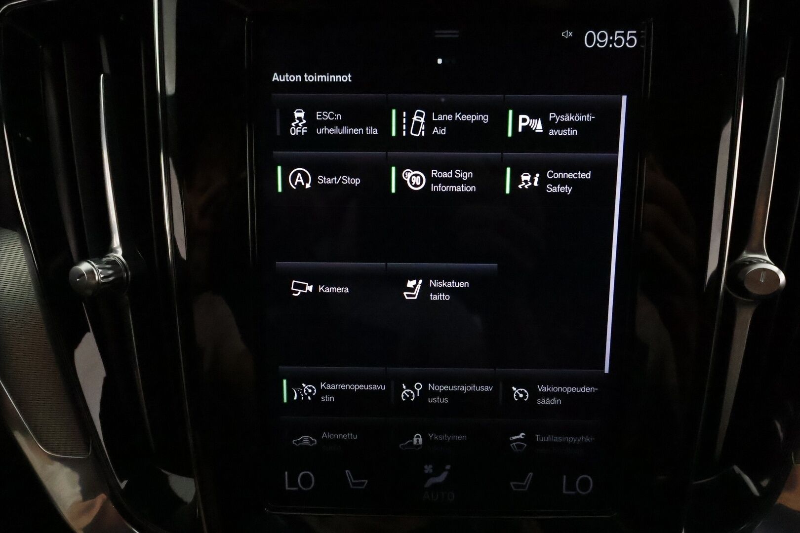 Volvo V60 2021 D3 AWD Business R-Design aut **Webasto / Koukku / Adapt.Vakkari / LED-valot / P.Kamera / Sporttipenkki Muistilla** - 3,99 % KORKOTARJOUS TÄHÄN AUTOON - 1-om Suomi-auto / Kahdet Renkaat
