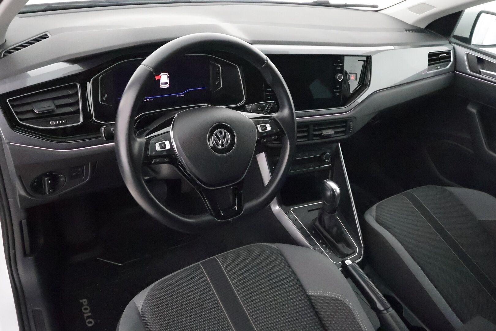 Volkswagen Polo 2020 R-Line 1,0 TSI 70 kW DSG-autom. **Adapt.Vakkari / P. tutkat / Sisätilanlämmitin / Digimittaristo / AC / 2x Renkaat**