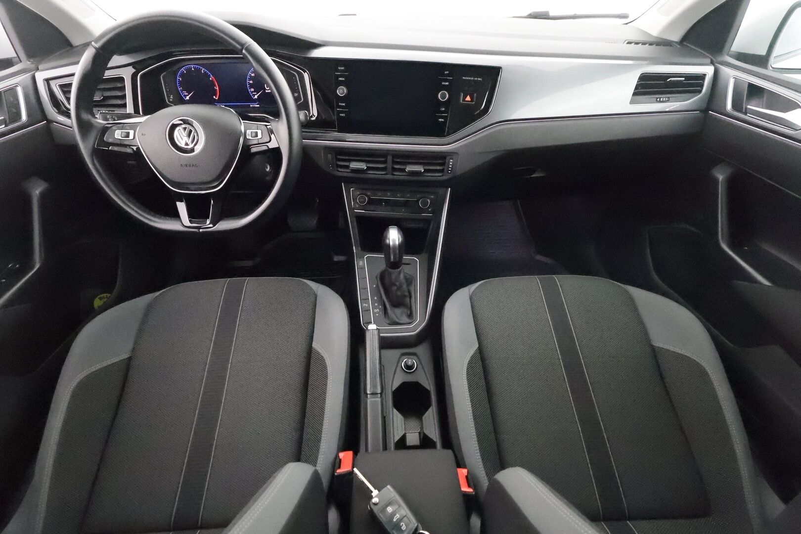 Volkswagen Polo 2020 R-Line 1,0 TSI 70 kW DSG-autom. **Adapt.Vakkari / P. tutkat / Sisätilanlämmitin / Digimittaristo / AC / 2x Renkaat**