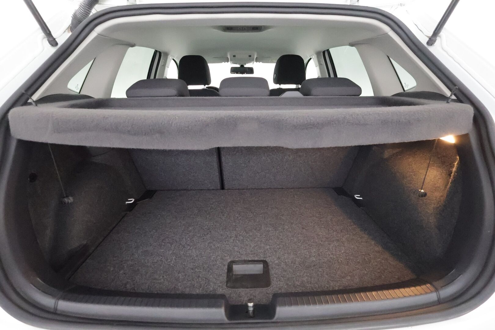 Volkswagen Polo 2020 R-Line 1,0 TSI 70 kW DSG-autom. **Adapt.Vakkari / P. tutkat / Sisätilanlämmitin / Digimittaristo / AC / 2x Renkaat**