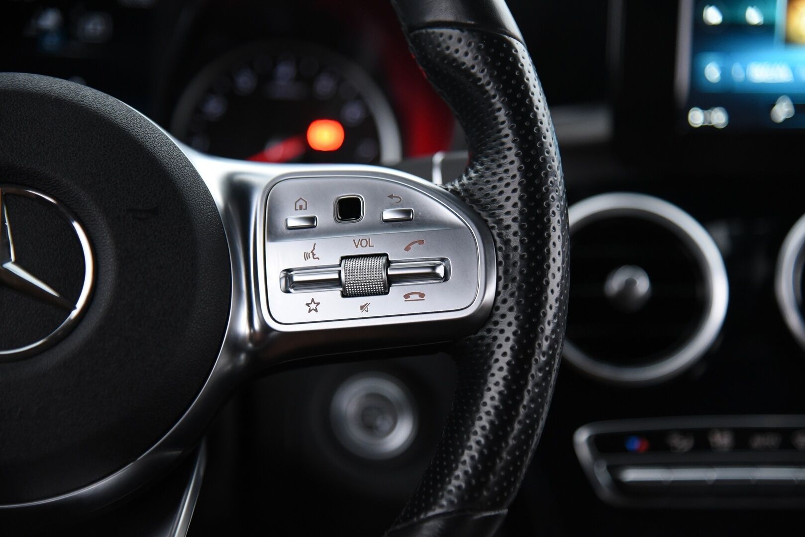 Mercedes-Benz GLC 2020 300 e 4MATIC A Business AMG Coupé EQ Power * Distronic Pro / Nahkasisusta / P-kamera / LED * - AMG Sisä- ja ulkopaketilla! / Apple & Android / 2x Vanteet - HULLUT AVAJAISHULINAT KORKOTARJOUS 3,29 %