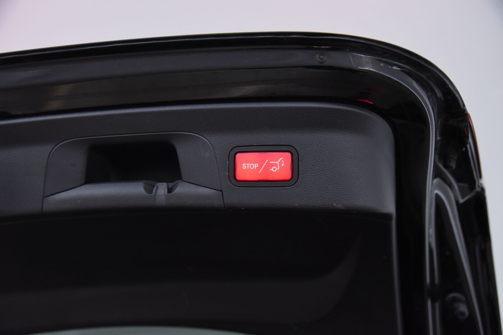 Mercedes-Benz GLC 2020 300 e 4MATIC A Business AMG Coupé EQ Power / Distronic Pro / Nahkasisusta / P-kamera / LED / - AMG Sisä- ja ulkopaketilla! / Apple & Android / 2x Vanteet 