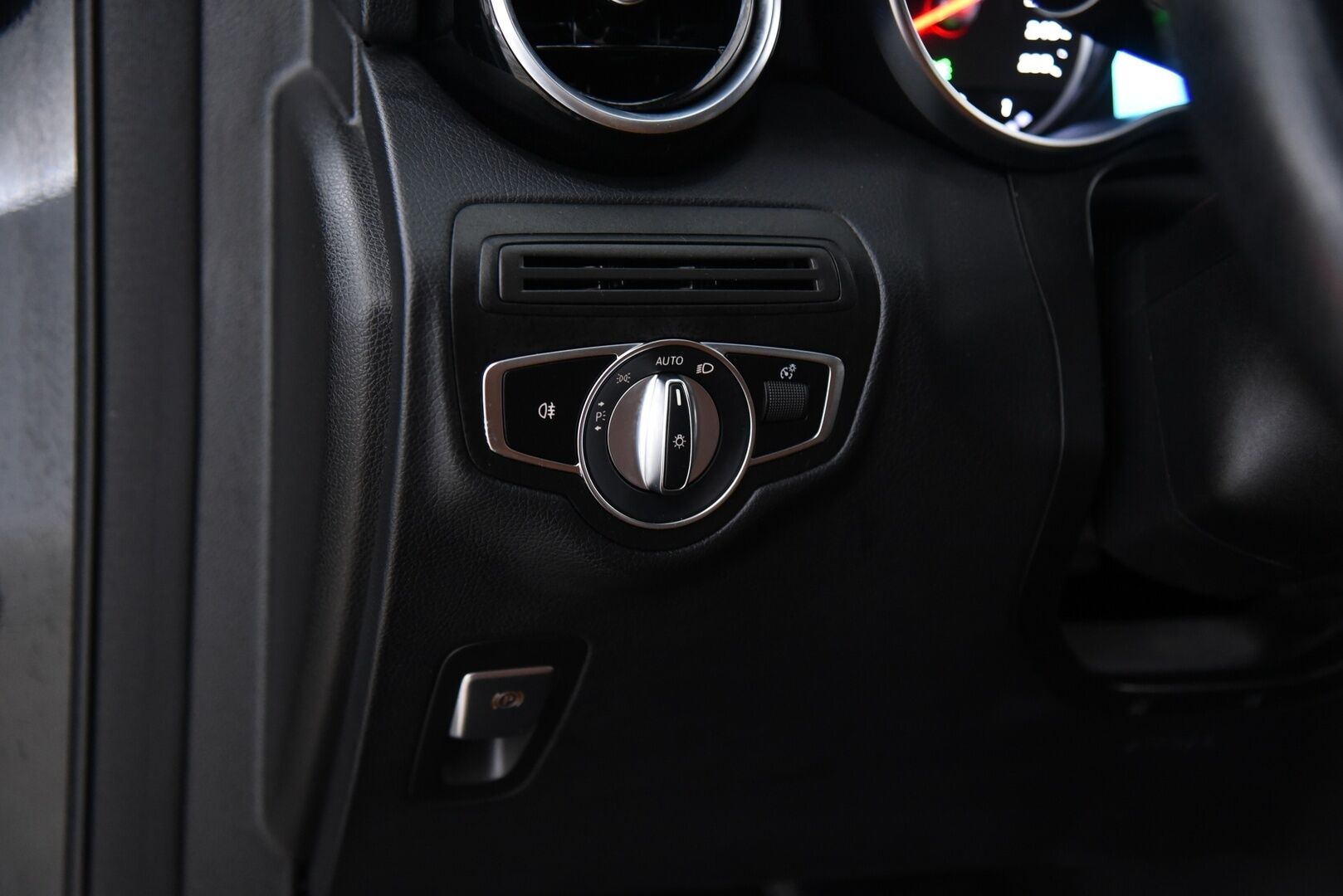 Mercedes-Benz GLC 2020 300 e 4MATIC A Business AMG Coupé EQ Power * Distronic Pro / Nahkasisusta / P-kamera / LED * - AMG Sisä- ja ulkopaketilla! / Apple & Android / 2x Vanteet - HULLUT AVAJAISHULINAT KORKOTARJOUS 3,29 %