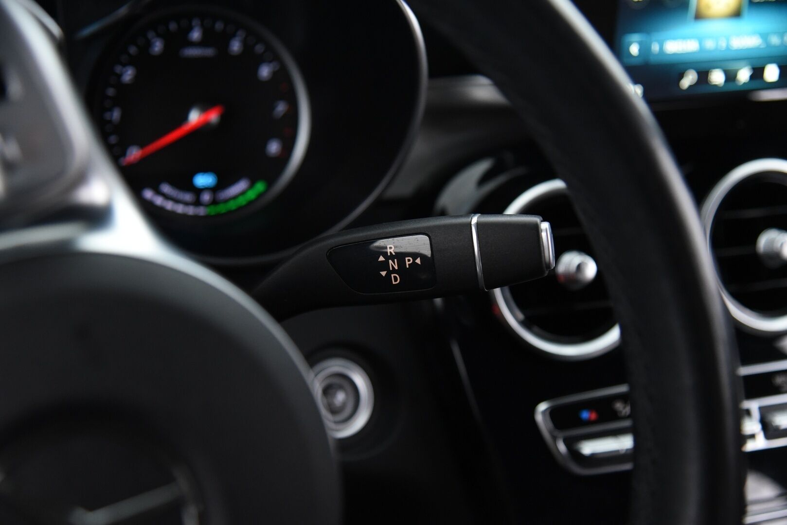 Mercedes-Benz GLC 2020 300 e 4MATIC A Business AMG Coupé EQ Power / Distronic Pro / Nahkasisusta / P-kamera / LED / - AMG Sisä- ja ulkopaketilla! / Apple & Android 