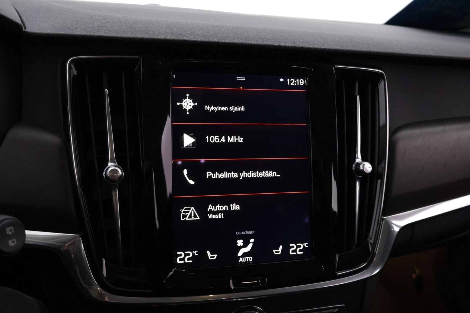 Volvo V90 Cross Country 2018 D4 AWD Business aut * Nahkapenkit / VOC / Blis / Adapt. vakkari / Koukku / Navi / Led * - Tilava perheauto / Taloudellinen / Mukavasti varusteltu / Jakopää 268tkm - Osta nyt, maksa vasta ensi vuonna