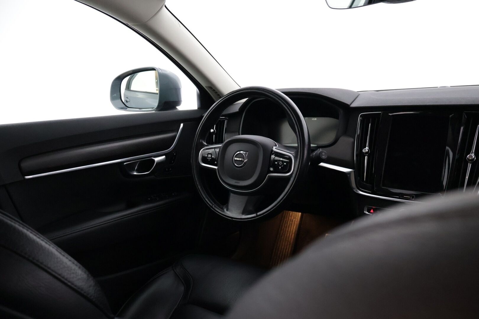Volvo V90 Cross Country 2017 D4 AWD Business aut * Nahkapenkit / VOC / Blis / Adapt. vakkari / Koukku / Navi / Led * - Tilava perheauto / Taloudellinen / Mukavasti varusteltu / Jakopää 268tkm