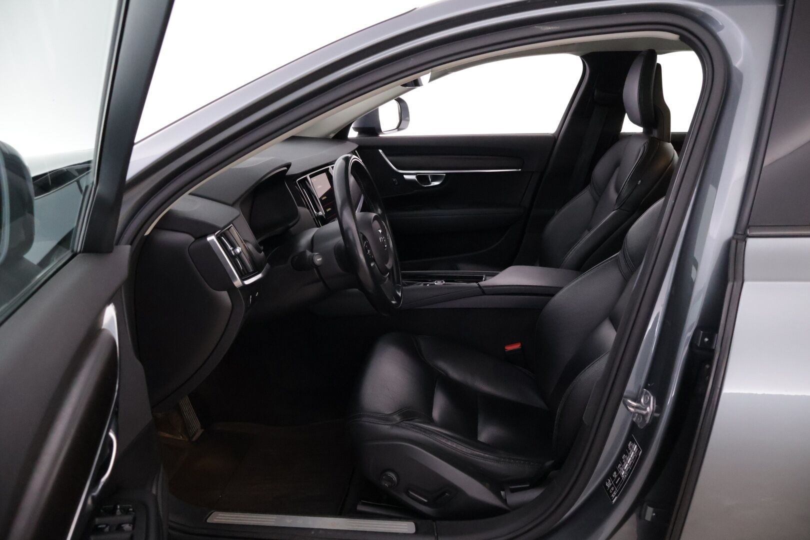 Volvo V90 Cross Country 2017 D4 AWD Business aut * Nahkapenkit / VOC / Blis / Adapt. vakkari / Koukku / Navi / Led * - Tilava perheauto / Taloudellinen / Mukavasti varusteltu / Jakopää 268tkm