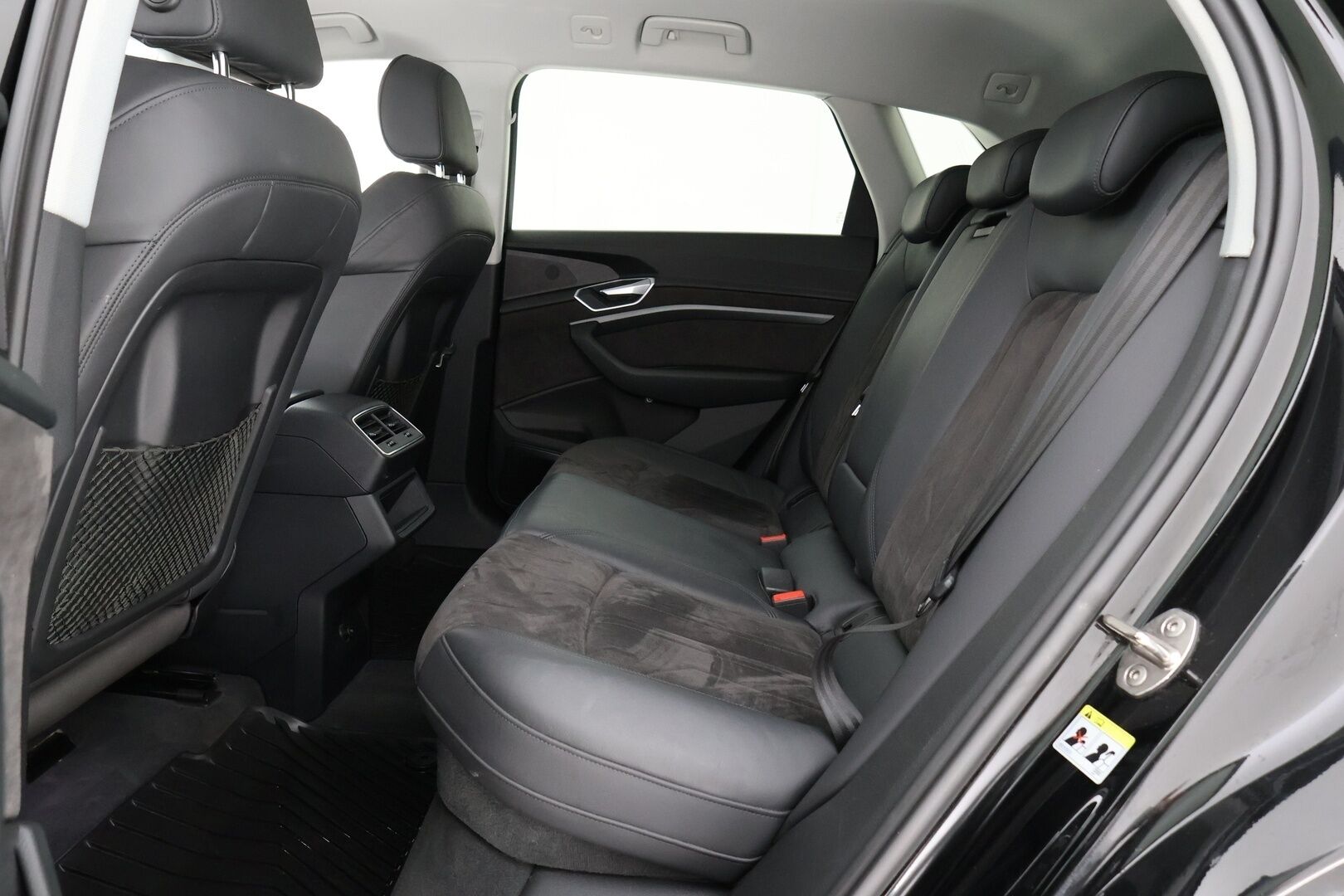 AUDI E-TRON 2020 55 Quattro - 3,99 % KORKOTARJOUS TÄHÄN AUTOON - Koukku / Bang&Olufsen / Sporttipenkit / Navi / Peruutuskamera