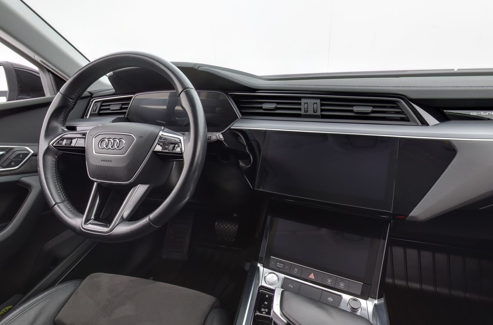 AUDI E-TRON 2020 55 Quattro - 3,99 % KORKOTARJOUS TÄHÄN AUTOON - Koukku / Bang&Olufsen / Sporttipenkit / Navi / Peruutuskamera