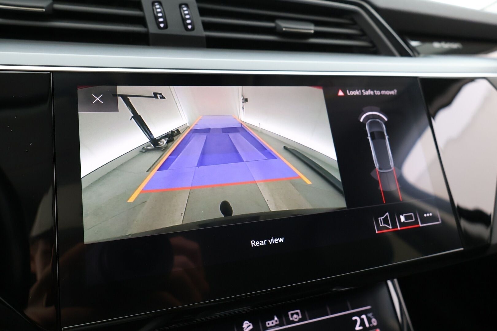 AUDI E-TRON 2020 55 Quattro - 3,99 % KORKOTARJOUS TÄHÄN AUTOON - Koukku / Bang&Olufsen / Sporttipenkit / Navi / Peruutuskamera