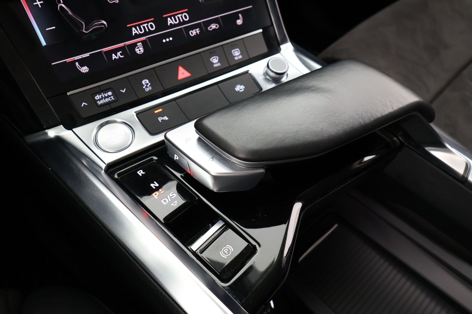 AUDI E-TRON 2020 55 Quattro - 3,99 % KORKOTARJOUS TÄHÄN AUTOON - Koukku / Bang&Olufsen / Sporttipenkit / Navi / Peruutuskamera