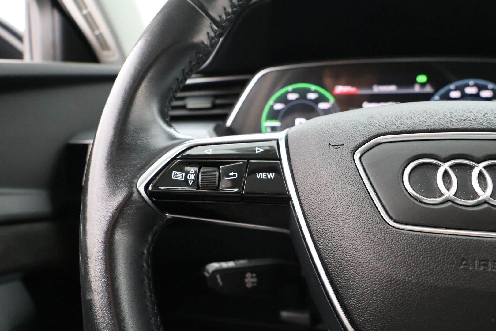 AUDI E-TRON 2020 55 Quattro - 3,99 % KORKOTARJOUS TÄHÄN AUTOON - Koukku / Bang&Olufsen / Sporttipenkit / Navi / Peruutuskamera