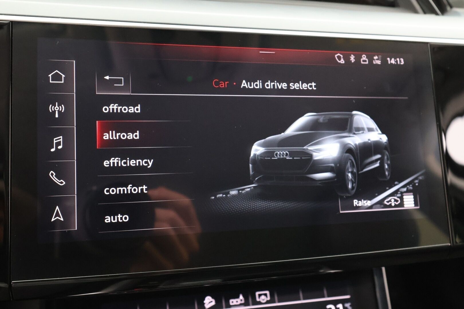 AUDI E-TRON 2020 55 Quattro - 3,99 % KORKOTARJOUS TÄHÄN AUTOON - Koukku / Bang&Olufsen / Sporttipenkit / Navi / Peruutuskamera