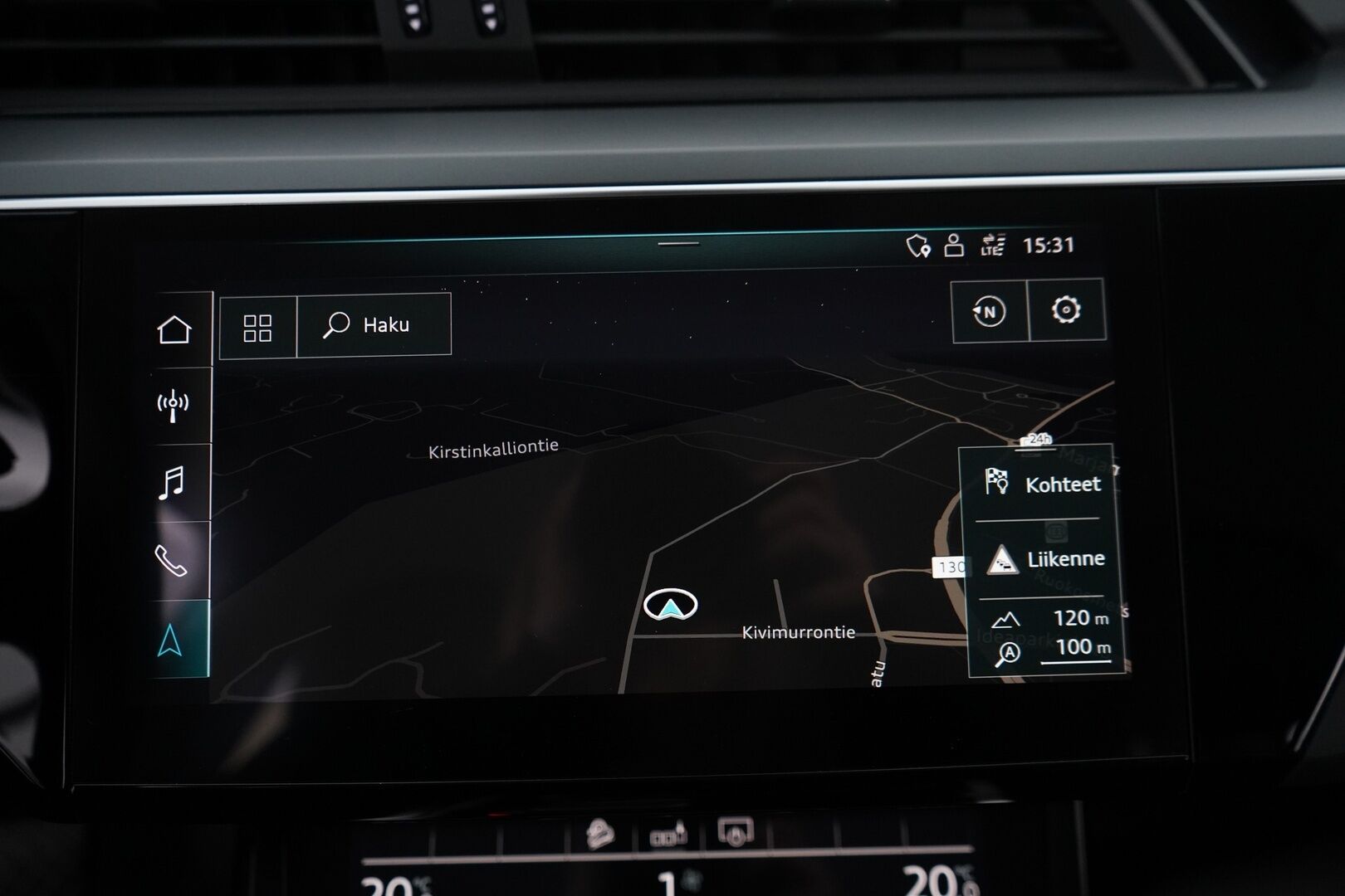 AUDI E-TRON 2020 55 Quattro *B&O / Navi / Koukku / Kamera / Sporttipenkit* - Merkkihuoltohistoria / Viimeisin huolto 88tkm / Kahdet renkaat alumiinivanteilla