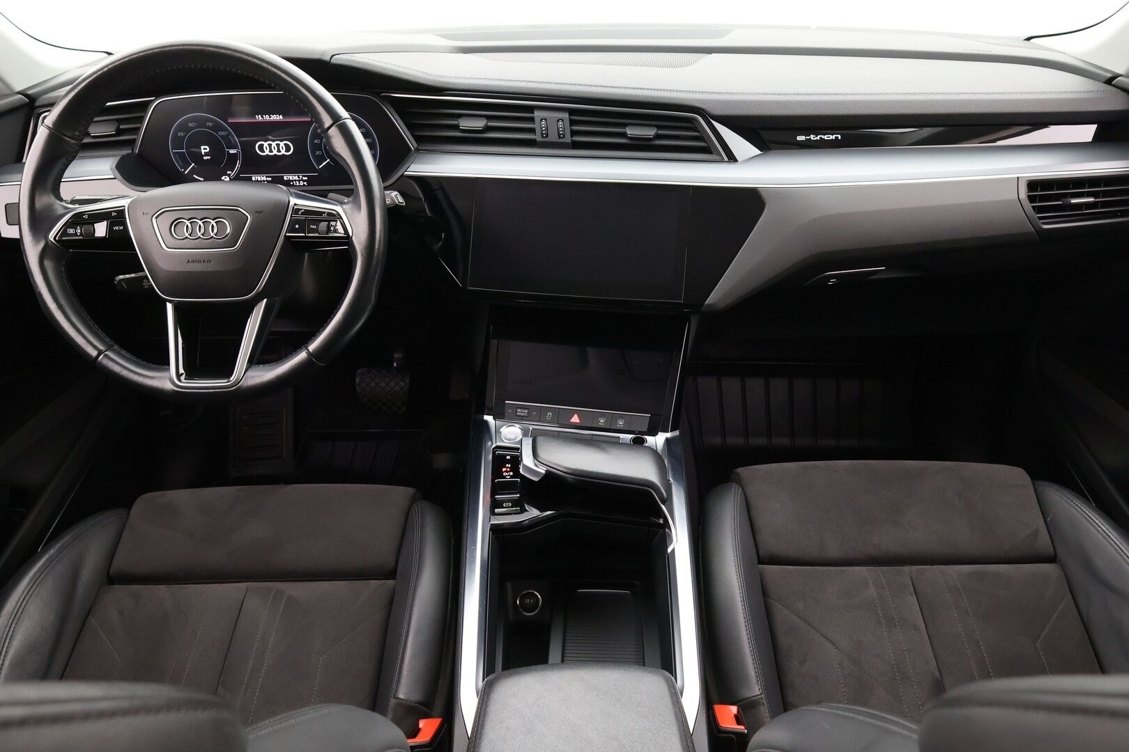 AUDI E-TRON 2020 55 Quattro - 3,99 % KORKOTARJOUS TÄHÄN AUTOON - Koukku / Bang&Olufsen / Sporttipenkit / Navi / Peruutuskamera