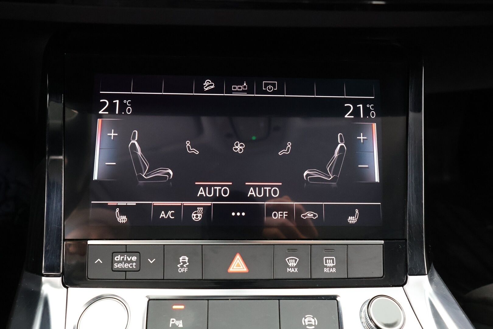AUDI E-TRON 2020 55 Quattro - 3,99 % KORKOTARJOUS TÄHÄN AUTOON - Koukku / Bang&Olufsen / Sporttipenkit / Navi / Peruutuskamera