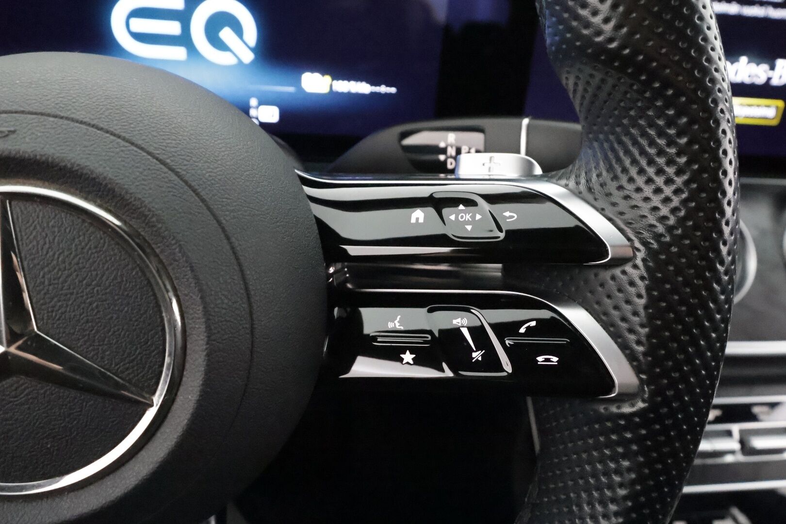 Mercedes-Benz E 2022 300 de 4MATIC A Business Avantgarde EQ Power AMG * Distronic+ / Widescreen / 360° / Koukku / Multibeam / Sportpenkit * - 2x Latauskaapelit / Kahdet renkaat aluvanteilla - HULLUT AVAJAISHULINAT KORKOTARJOUS 3,29 %