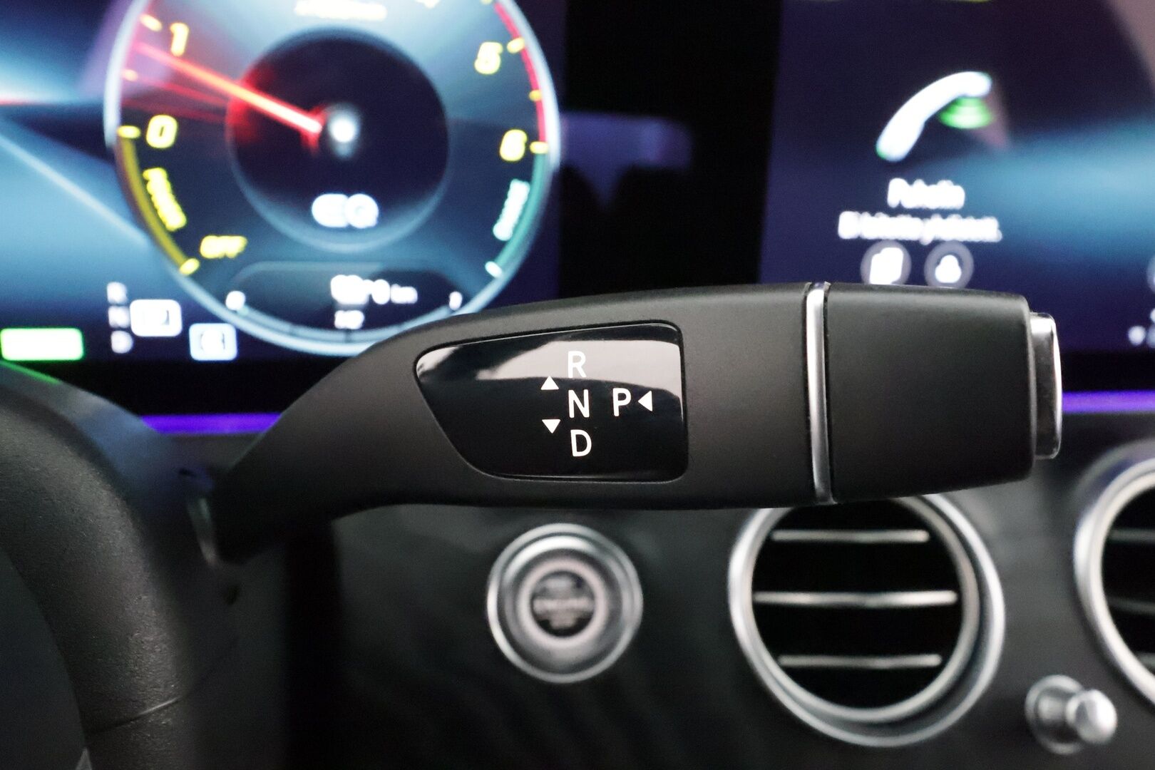 Mercedes-Benz E 2022 300 de 4MATIC A Business Avantgarde EQ Power AMG * Distronic+ / Widescreen / 360° / Koukku / Multibeam / Sportpenkit * - 2x Latauskaapelit / Kahdet renkaat aluvanteilla - HULLUT AVAJAISHULINAT KORKOTARJOUS 3,29 %