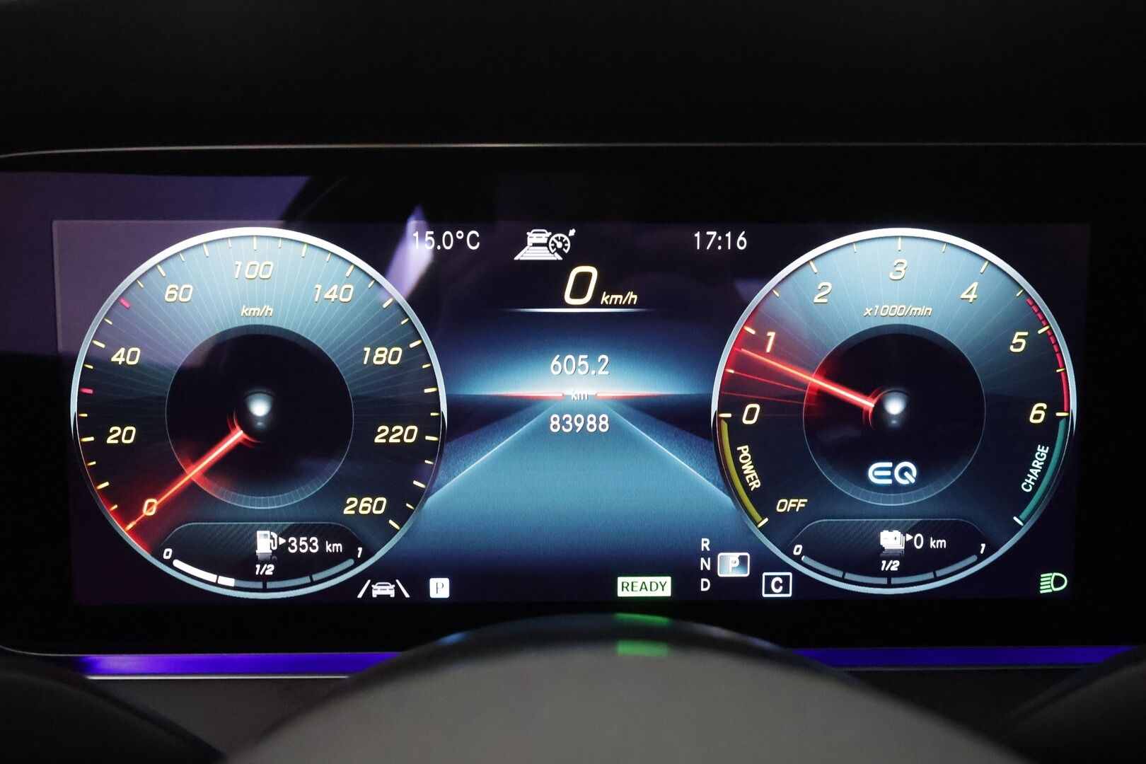 Mercedes-Benz E 2022 300 de 4MATIC A Business Avantgarde EQ Power AMG * Distronic+ / Widescreen / 360° / Koukku / Multibeam / Sportpenkit * - 2x Latauskaapelit / Kahdet renkaat aluvanteilla - HULLUT AVAJAISHULINAT KORKOTARJOUS 3,29 %