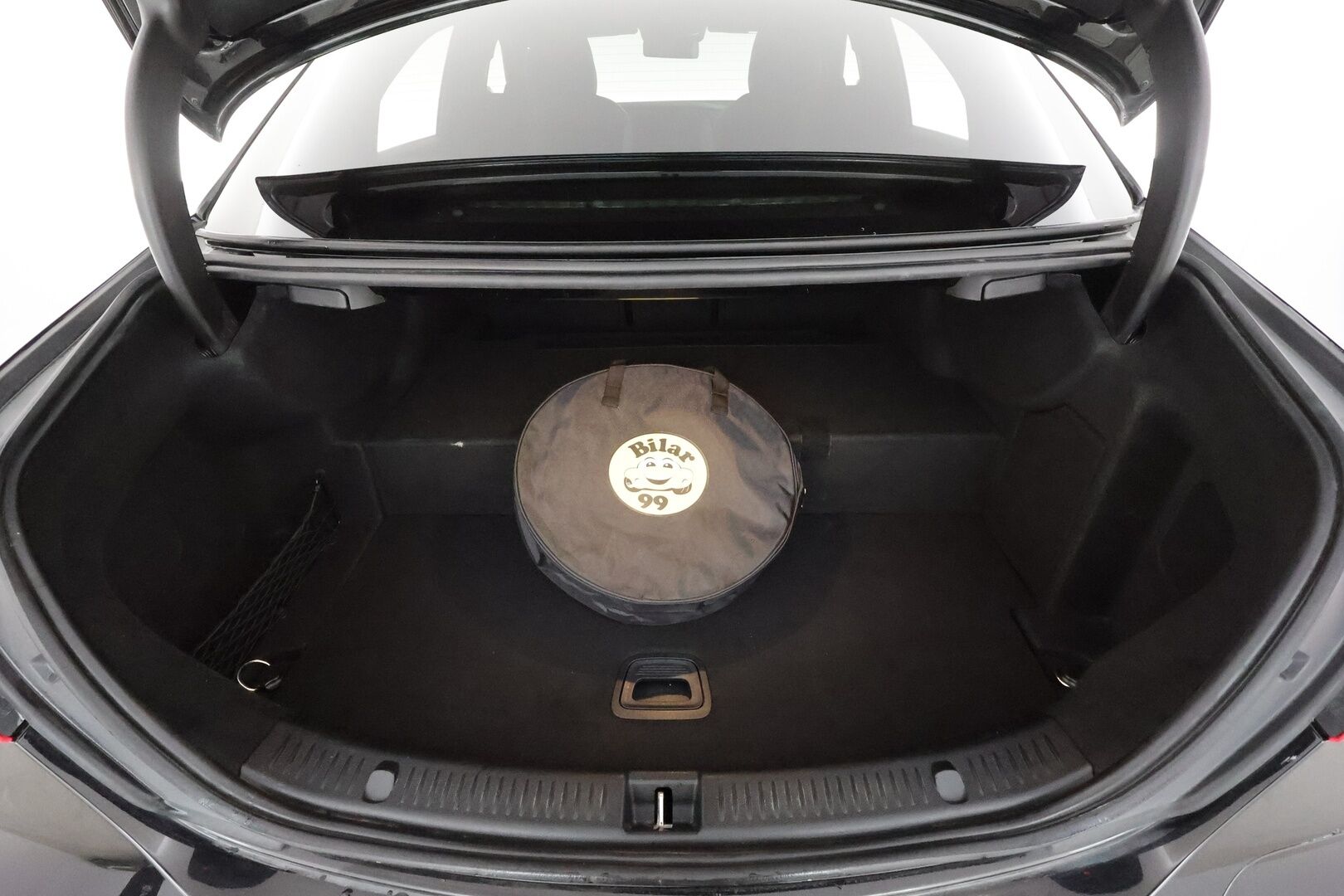 Mercedes-Benz E 2022 300 de 4MATIC A Business Avantgarde EQ Power AMG * Distronic+ / Widescreen / 360° / Koukku / Multibeam / Sportpenkit * - 2x Latauskaapelit / Kahdet renkaat aluvanteilla - HULLUT AVAJAISHULINAT KORKOTARJOUS 3,29 %