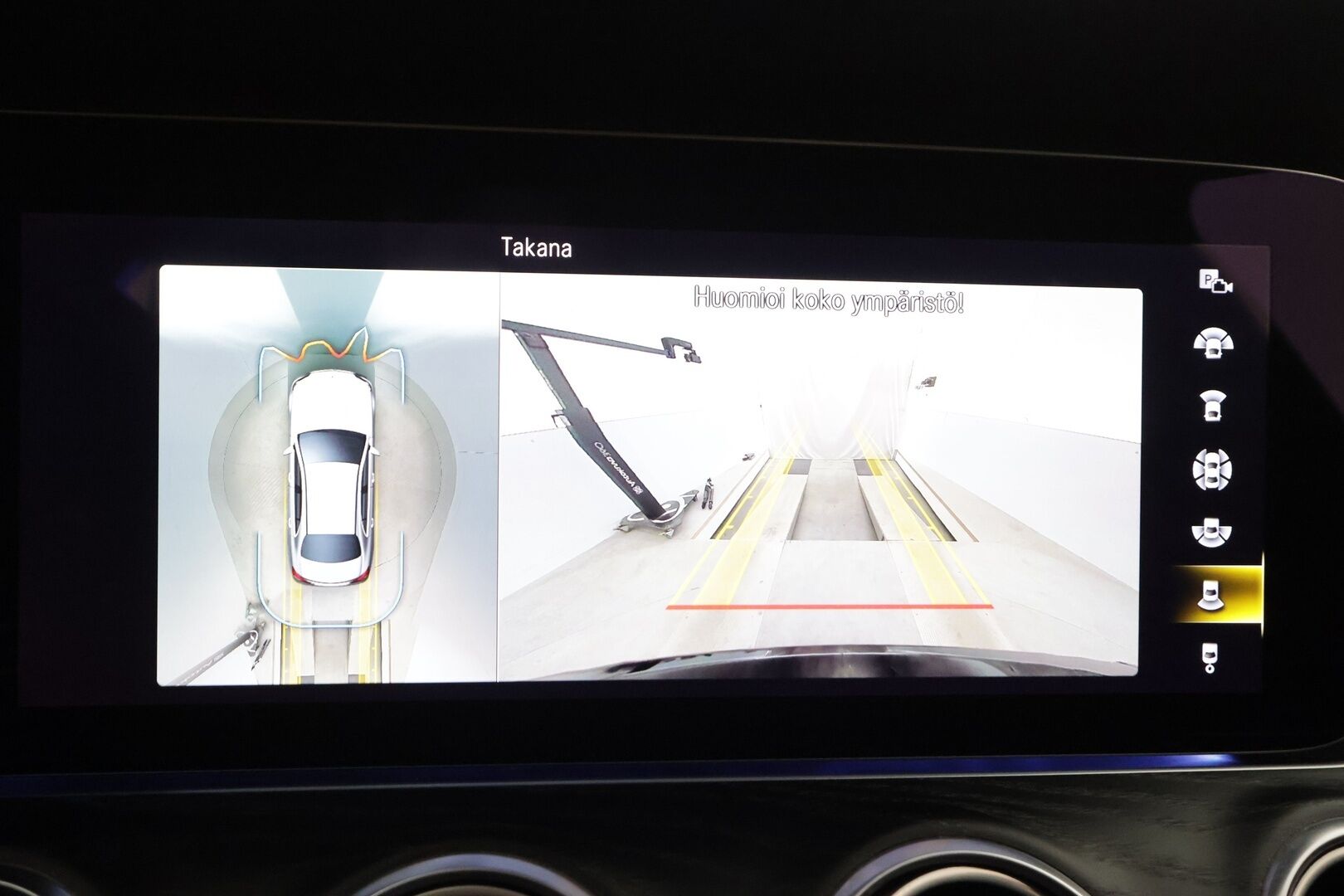 Mercedes-Benz E 2022 300 de 4MATIC A Business Avantgarde EQ Power AMG * Distronic+ / Widescreen / 360° / Koukku / Multibeam / Sportpenkit * - 2x Latauskaapelit / Kahdet renkaat aluvanteilla - HULLUT AVAJAISHULINAT KORKOTARJOUS 3,29 %