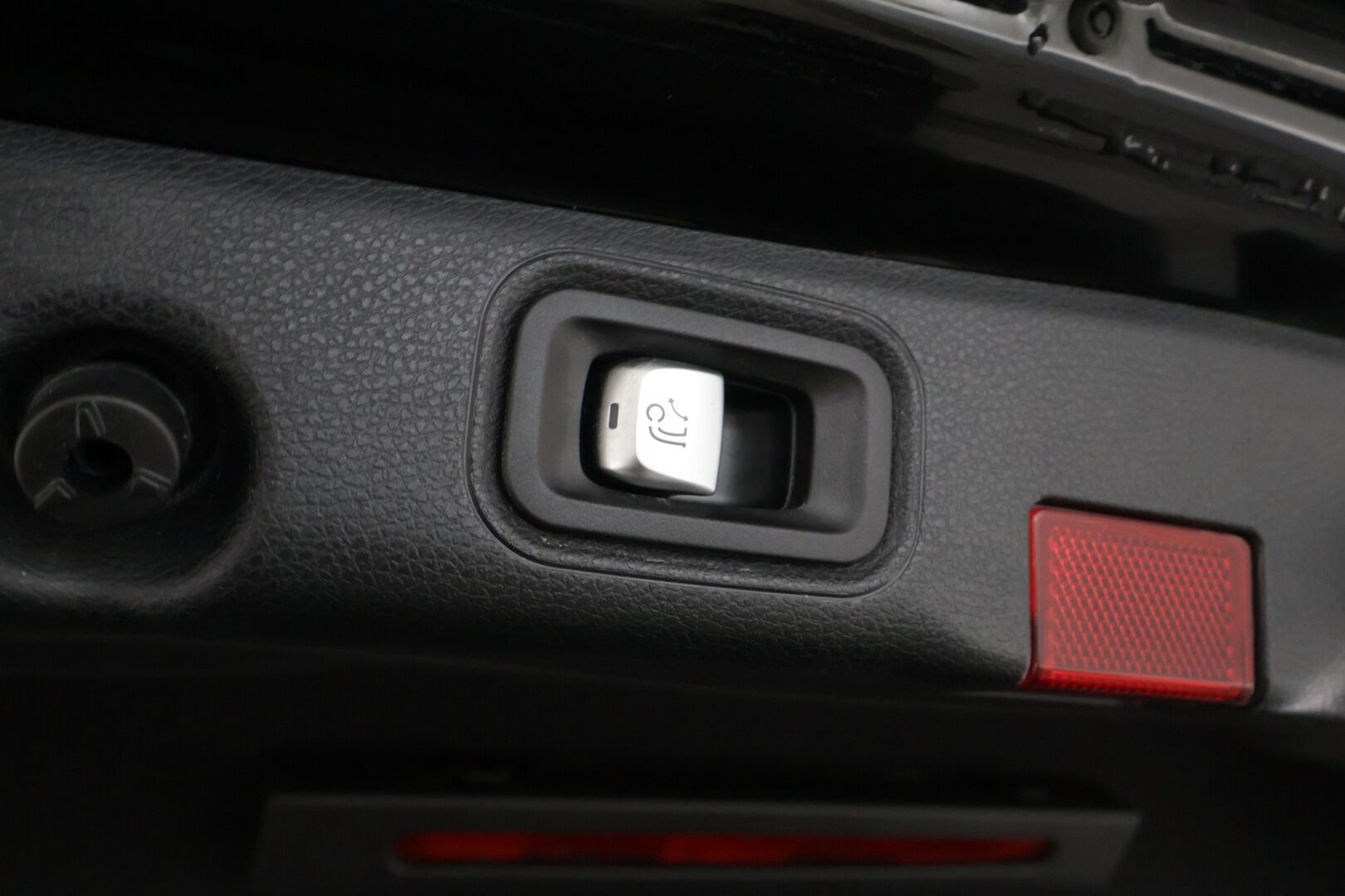 Mercedes-Benz E 2022 300 de 4MATIC A Business Avantgarde EQ Power AMG * Distronic+ / Widescreen / 360° / Koukku / Multibeam / Sportpenkit * - 2x Latauskaapelit / Kahdet renkaat aluvanteilla - HULLUT AVAJAISHULINAT KORKOTARJOUS 3,29 %