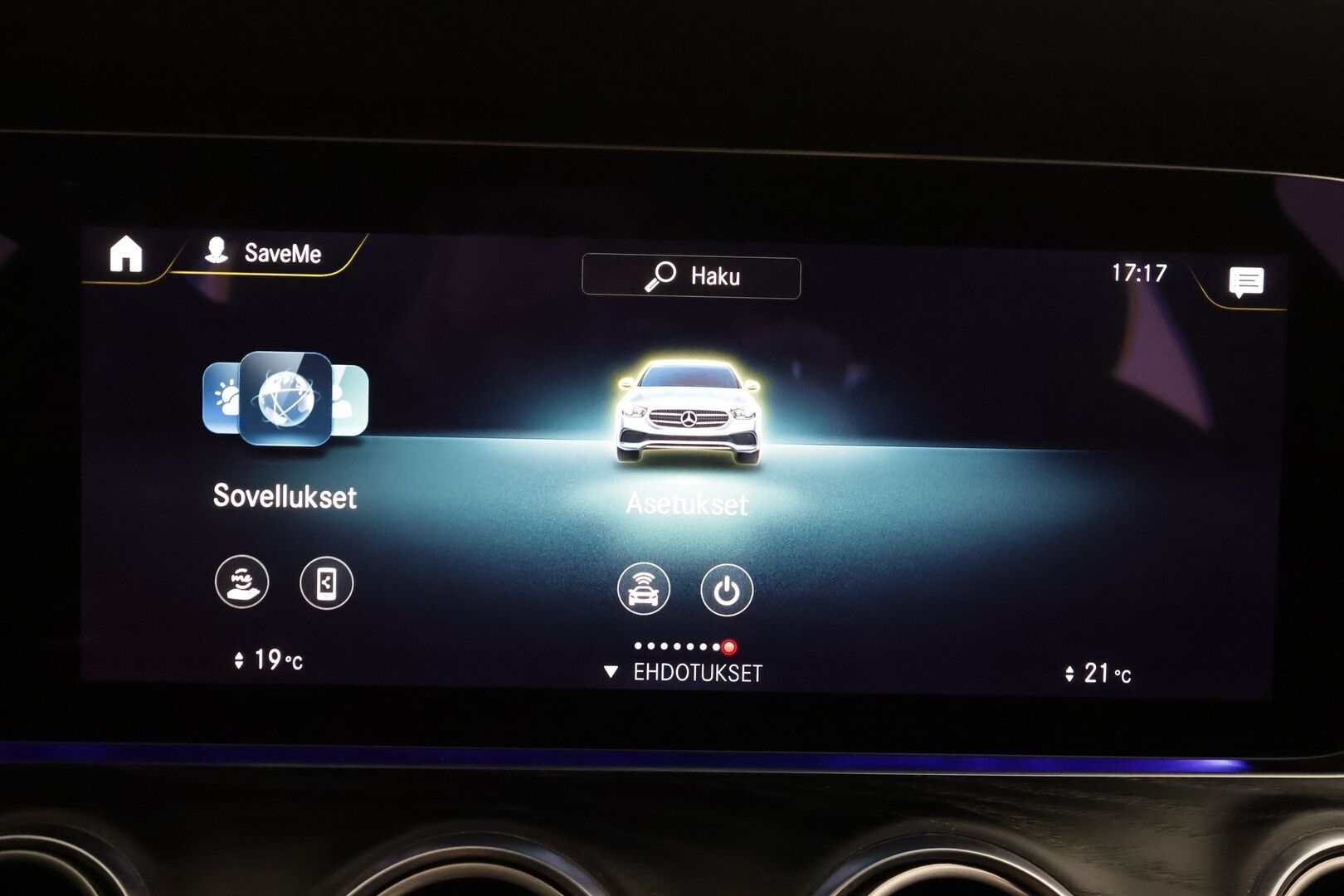 Mercedes-Benz E 2022 300 de 4MATIC A Business Avantgarde EQ Power AMG * Distronic+ / Widescreen / 360° / Koukku / Multibeam / Sportpenkit * - 2x Latauskaapelit / Kahdet renkaat aluvanteilla - HULLUT AVAJAISHULINAT KORKOTARJOUS 3,29 %