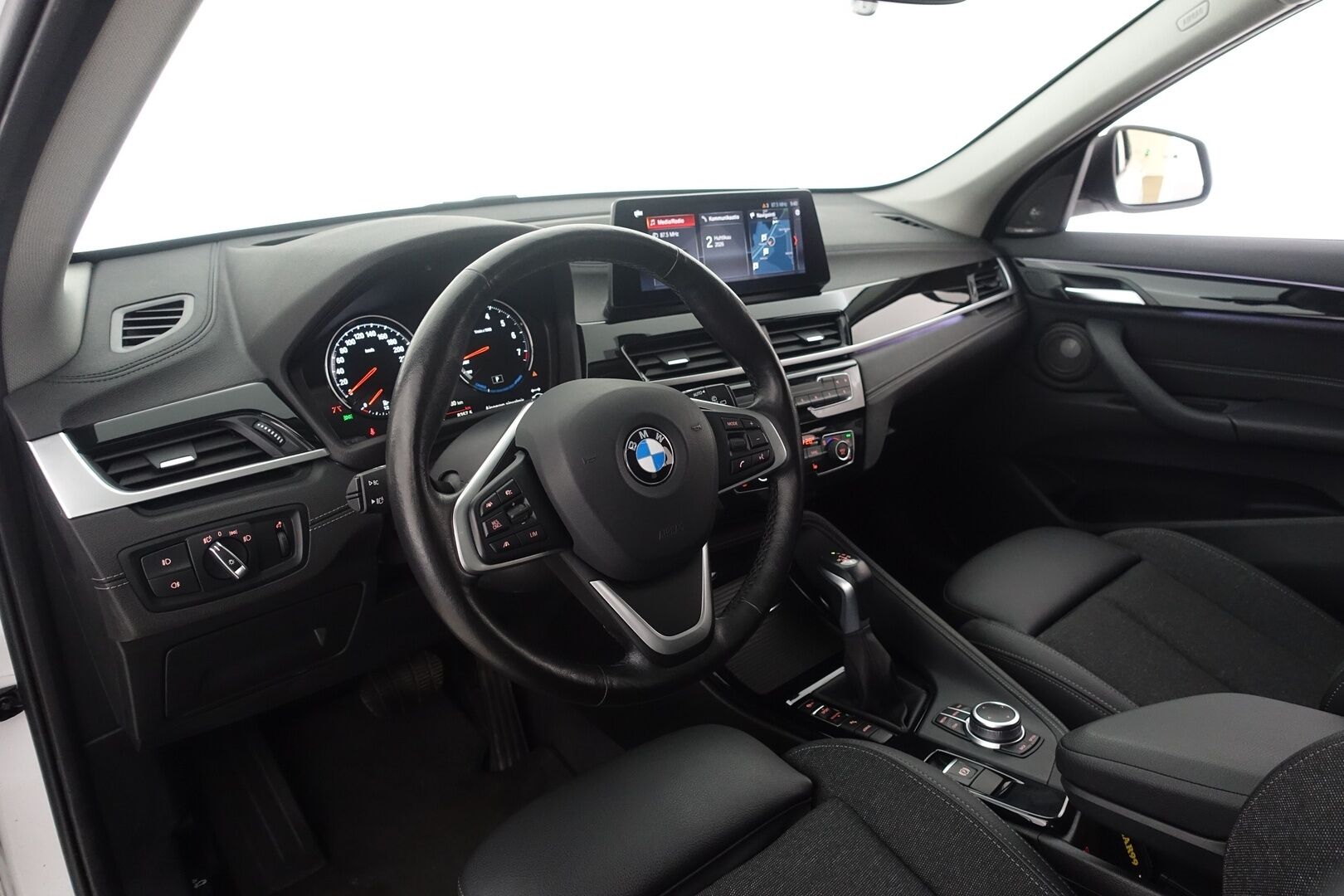 BMW X1 2021 F48 xDrive25e A Charged Edition Sport - | ACC | HUD | Harman&Kardon | Panorama | Adapt.LED | Koukku | Sporttipenkit |