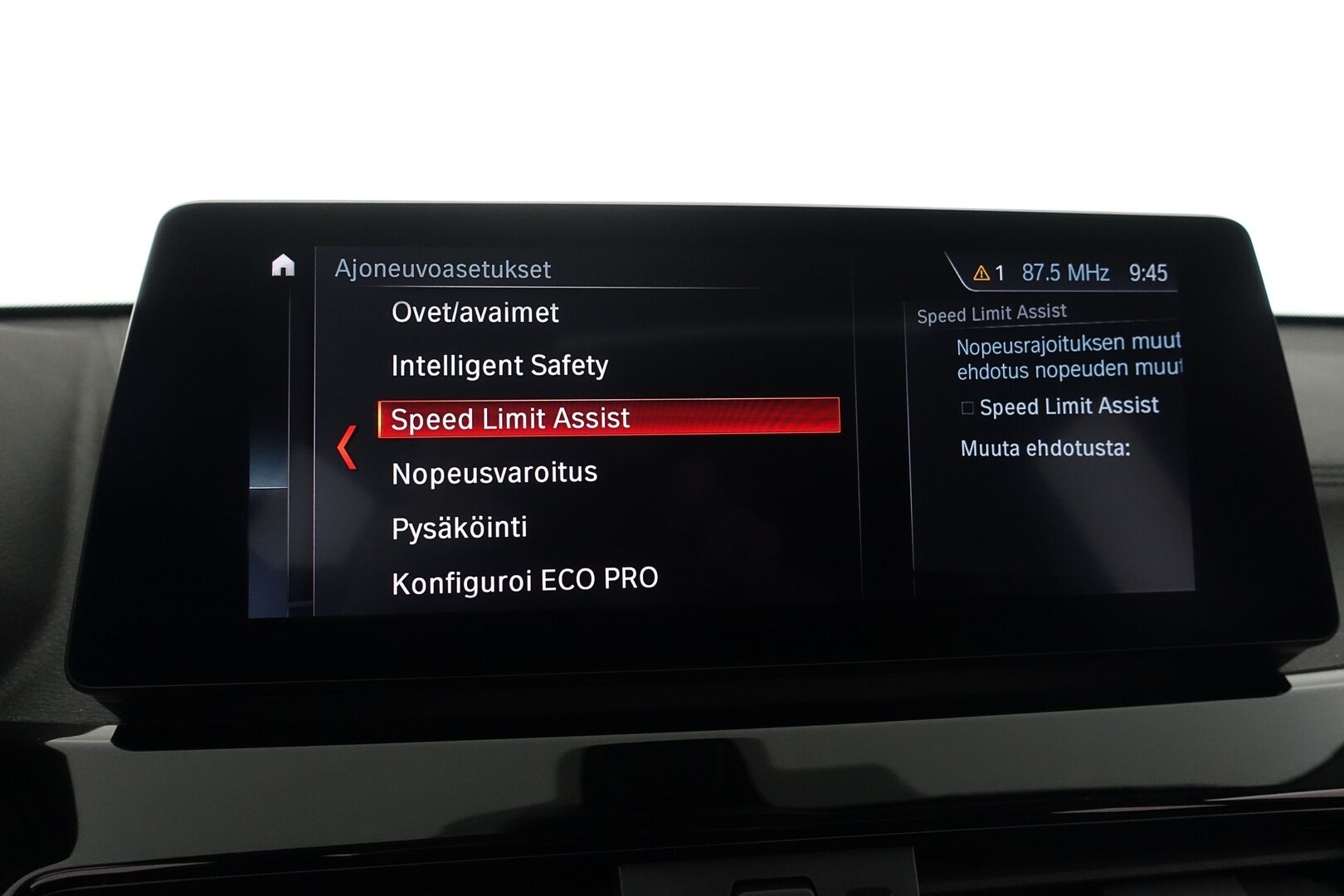BMW X1 2021 F48 xDrive25e A Charged Edition Sport * ACC / HUD / Harman&Kardon / Panorama / Adapt.LED / Koukku / Sporttipenkit *