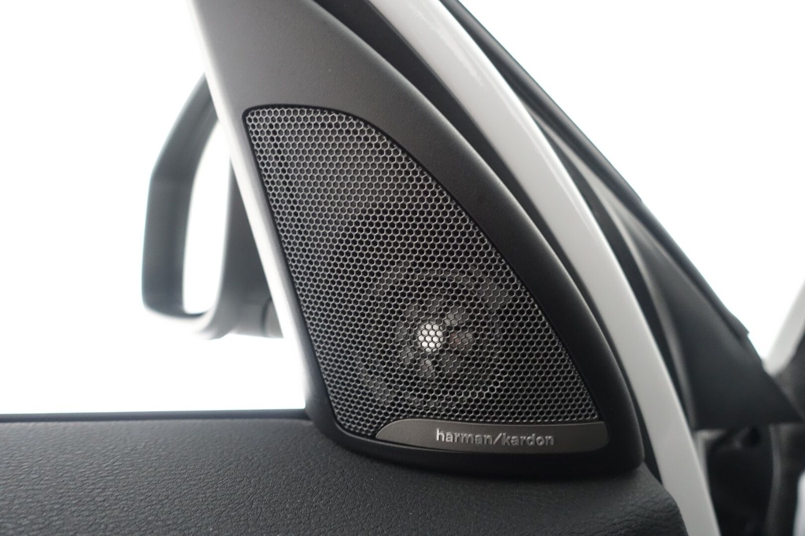 BMW X1 2021 F48 xDrive25e A Charged Edition Sport * ACC / HUD / Harman&Kardon / Panorama / Adapt.LED / Koukku / Sporttipenkit *