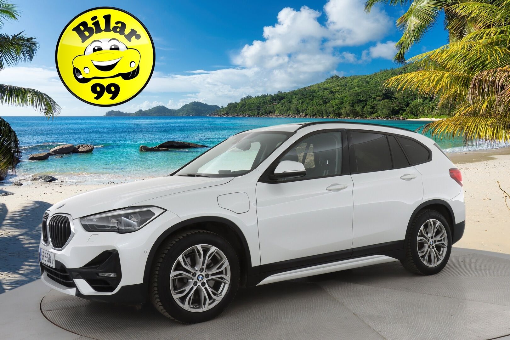 BMW X1 2021 F48 xDrive25e A Charged Edition Sport * ACC / HUD / Harman&Kardon / Panorama / Adapt.LED / Koukku / Sporttipenkit *