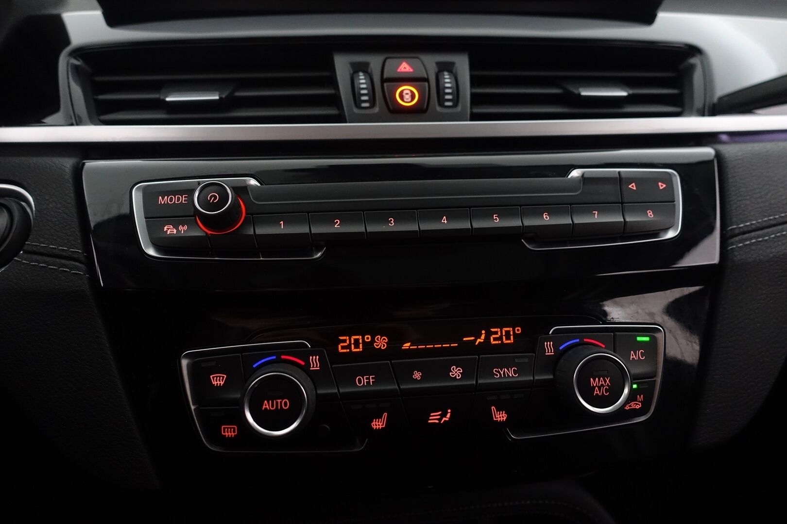 BMW X1 2021 F48 xDrive25e A Charged Edition Sport * ACC / HUD / Harman&Kardon / Panorama / Adapt.LED / Koukku / Sporttipenkit *