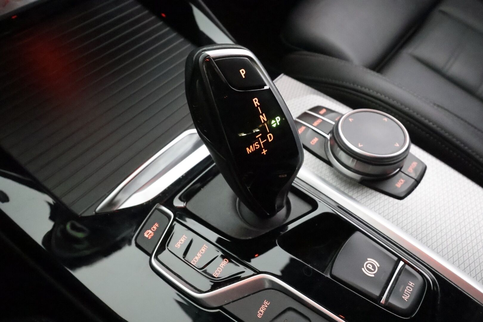 BMW X3 2020 G01 xDrive 30e A Business M-Sport * H&K / Sportpenkki Muistilla / 360° / Navi / HUD / Adapt.LED / Keyless * - Akku kuntotarkastettu / 2x Latauskaapelit / Kahdet renkaat 