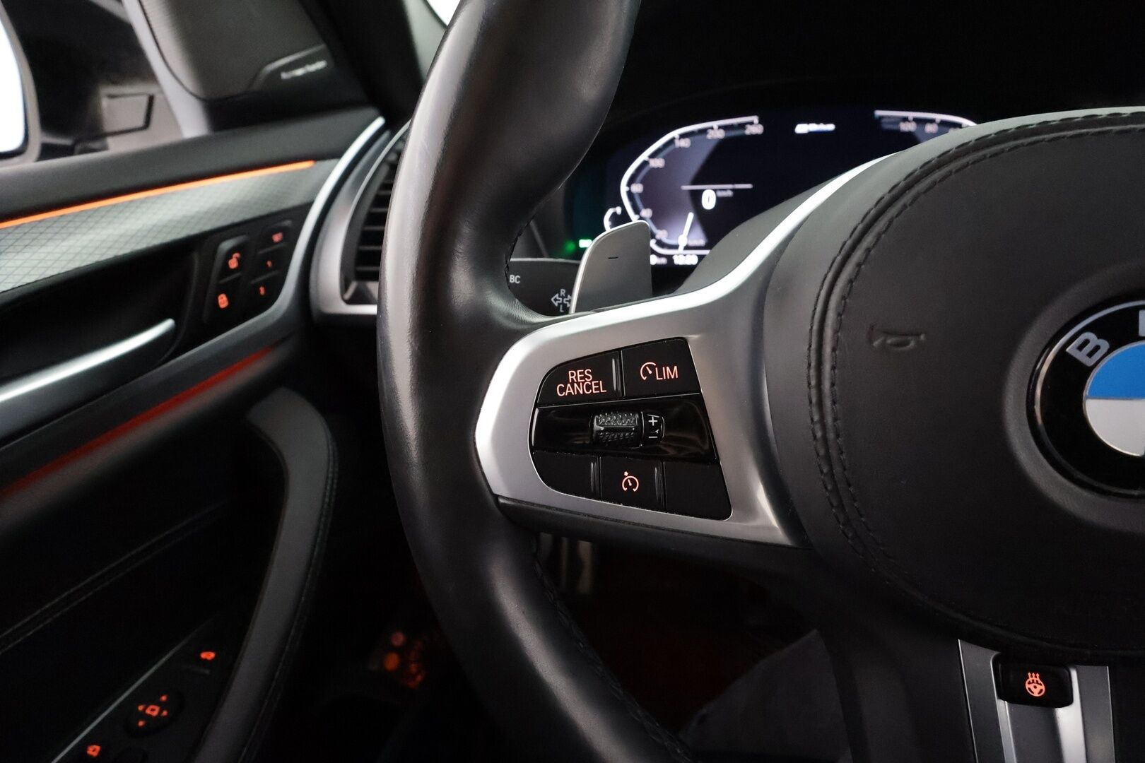 BMW X3 2020 G01 xDrive 30e A Business M-Sport * H&K / Sportpenkki Muistilla / 360° / Navi / HUD / Adapt.LED / Keyless * - Akku kuntotarkastettu / 2x Latauskaapelit / Kahdet renkaat 