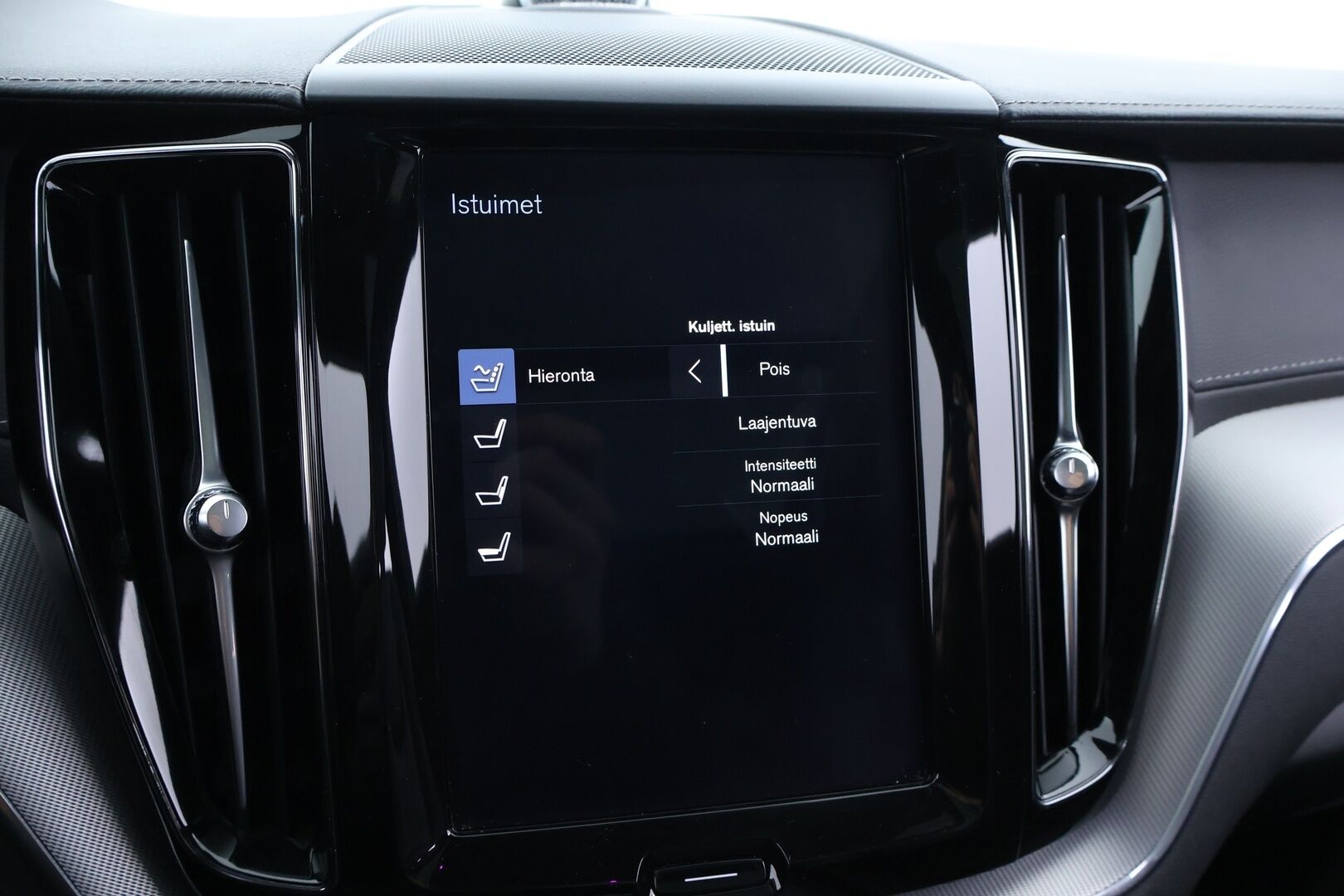 Volvo XC60 2020 T8 Recharge AWD R-Design Aut. *ACC / Webasto / Bower&Wilkins / Hierovat & Ilmastoidut Penkit / HUD / Panorama / Koukku * - Akku kuntotarkastettu / 2x Volvon vanteet / Juuri huollettu - HULLUT AVAJAISHULINAT KORKOTARJOUS 3,29 %