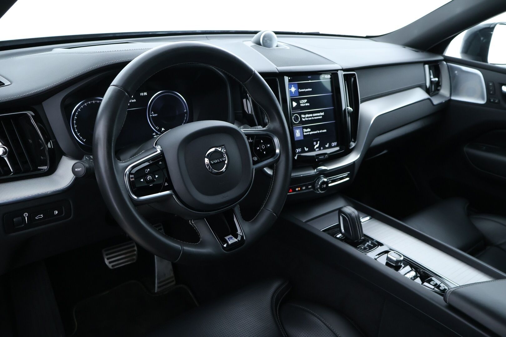 Volvo XC60 2020 T8 Recharge AWD R-Design Aut. *ACC / Webasto / Bower&Wilkins / Hierovat & Ilmastoidut Penkit / HUD / Panorama / Koukku * - Akku kuntotarkastettu / 2x Volvon vanteet / Juuri huollettu - HULLUT AVAJAISHULINAT KORKOTARJOUS 3,29 %