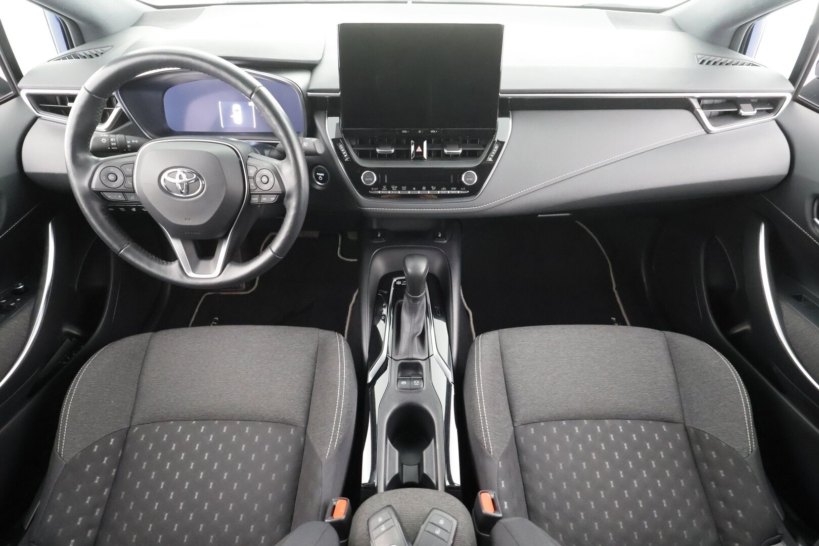 Toyota Corolla 2024 Touring Sports 1,8 Hybrid Active * ACC / P.kamera / LED / Navi / Facelift / Digimittaristo * - Suomi-auto / Kahdet renkaat aluvanteilla / Merkkihuollettu