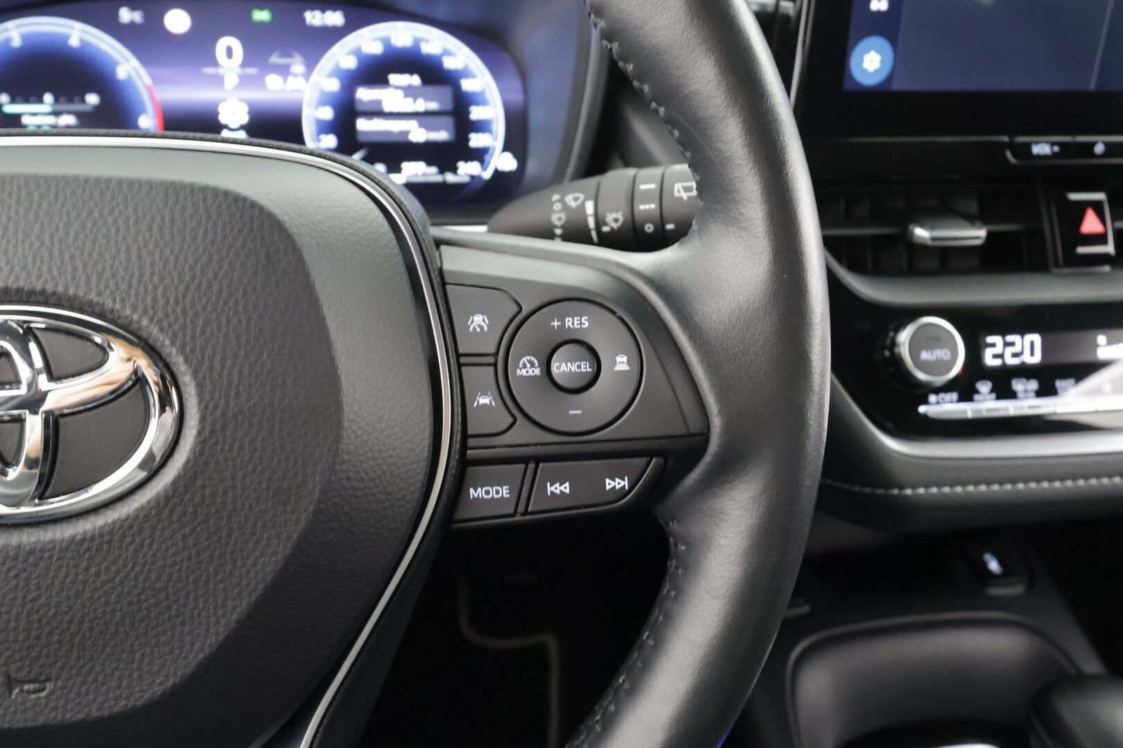 Toyota Corolla 2024 1.8 Touring Sports Hybrid Active *ACC / Kamera / LED / Navi / Facelift / Digimittaristo* - Suomi-auto / Kahdet OEM vanteet / Merkkihuollettu / ALV / Viimeisin huolto 29tkm