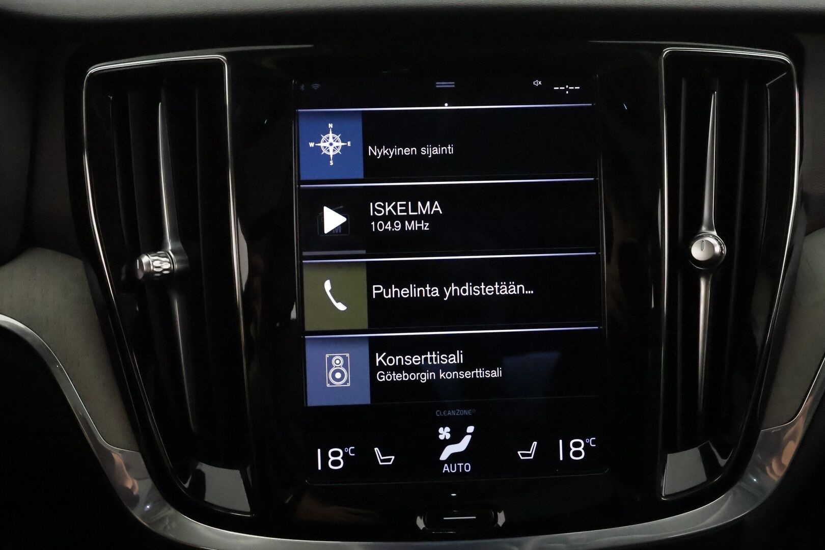 Volvo S60 2021 T8 TwE AWD Business Inscription aut **Adapt.vakkari / Lasikatto / B&W / 360° / Muistipenkit / HUD / Full LED** - 3,99 % KORKOTARJOUS TÄHÄN AUTOON - Hierovat muistipenkit ilmastoinnilla / Merkkihuollettu / Penkinlämmittimet takana / Ratinlämmitin / KeylessGo / Mustat nahat / Supervarusteet!