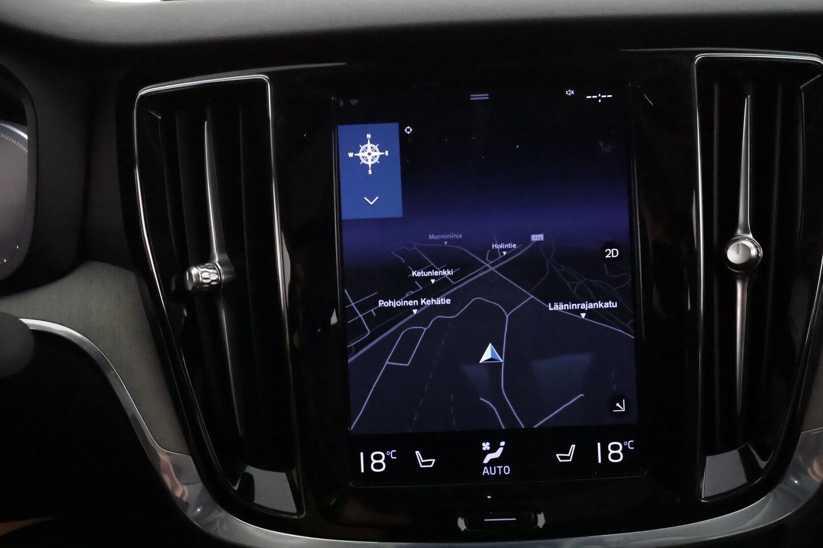 Volvo S60 2021 T8 TwE AWD Business Inscription aut **Adapt.vakkari / Lasikatto / B&W / 360° / Muistipenkit / HUD / Full LED** - 3,99 % KORKOTARJOUS TÄHÄN AUTOON - Hierovat muistipenkit ilmastoinnilla / Merkkihuollettu / Penkinlämmittimet takana / Ratinlämmitin / KeylessGo / Mustat nahat / Supervarusteet!