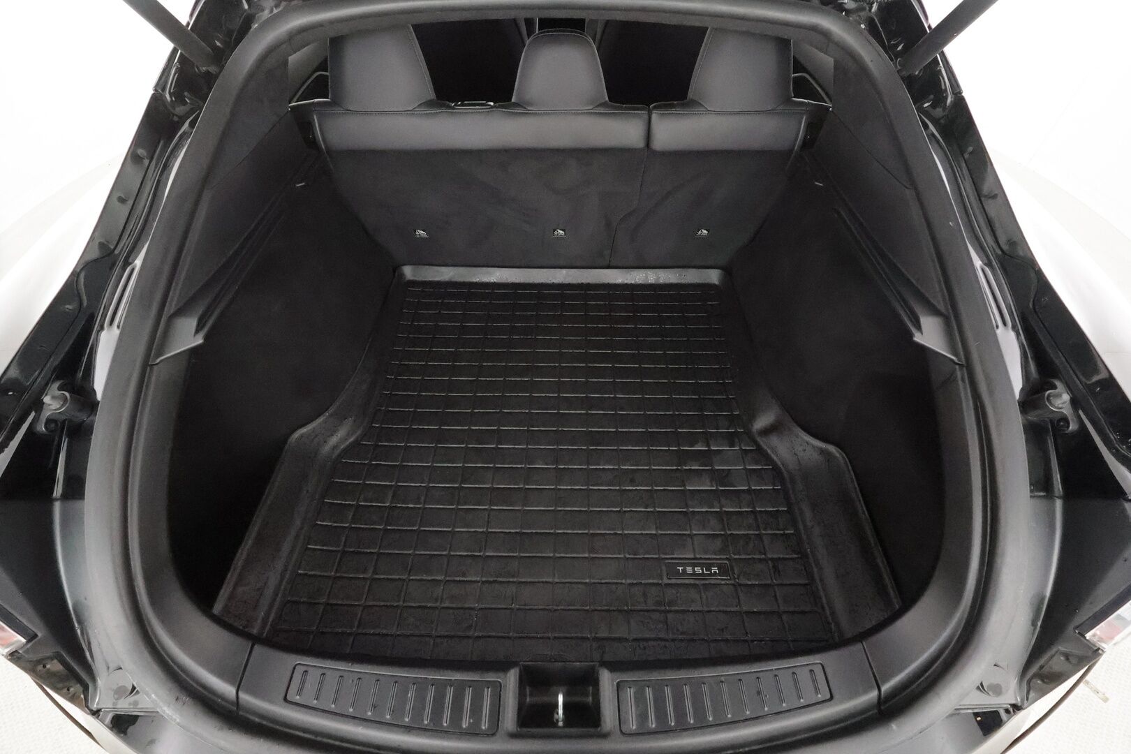 Tesla Model S 2019 Long Range AWD Raven - | Ilma-alusta | Lasikatto | ACC | LED | P.Kamera | Muistipenkki | LED | Premium Audio | Navi | Kaistavahti | Keyless | Kahdet renkaat |