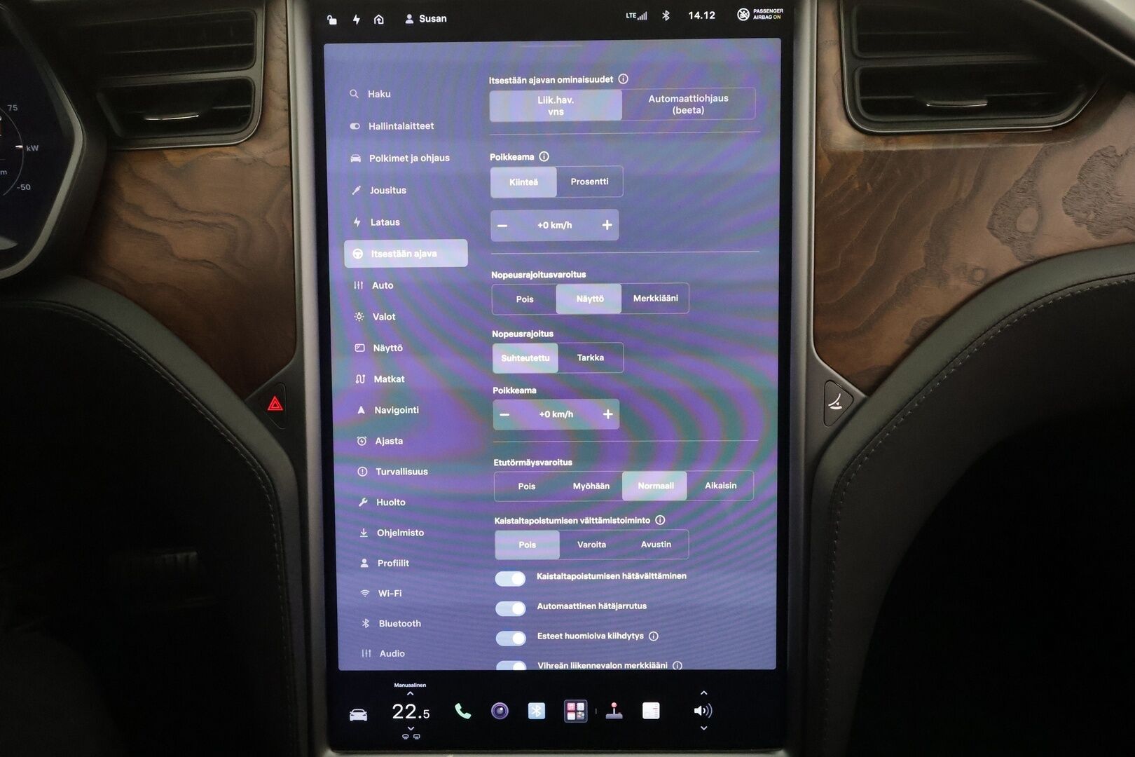 Tesla Model S 2019 Long Range AWD Raven - | Ilma-alusta | Lasikatto | ACC | LED | P.Kamera | Muistipenkki | LED | Premium Audio | Navi | Kaistavahti | Keyless | Kahdet renkaat |
