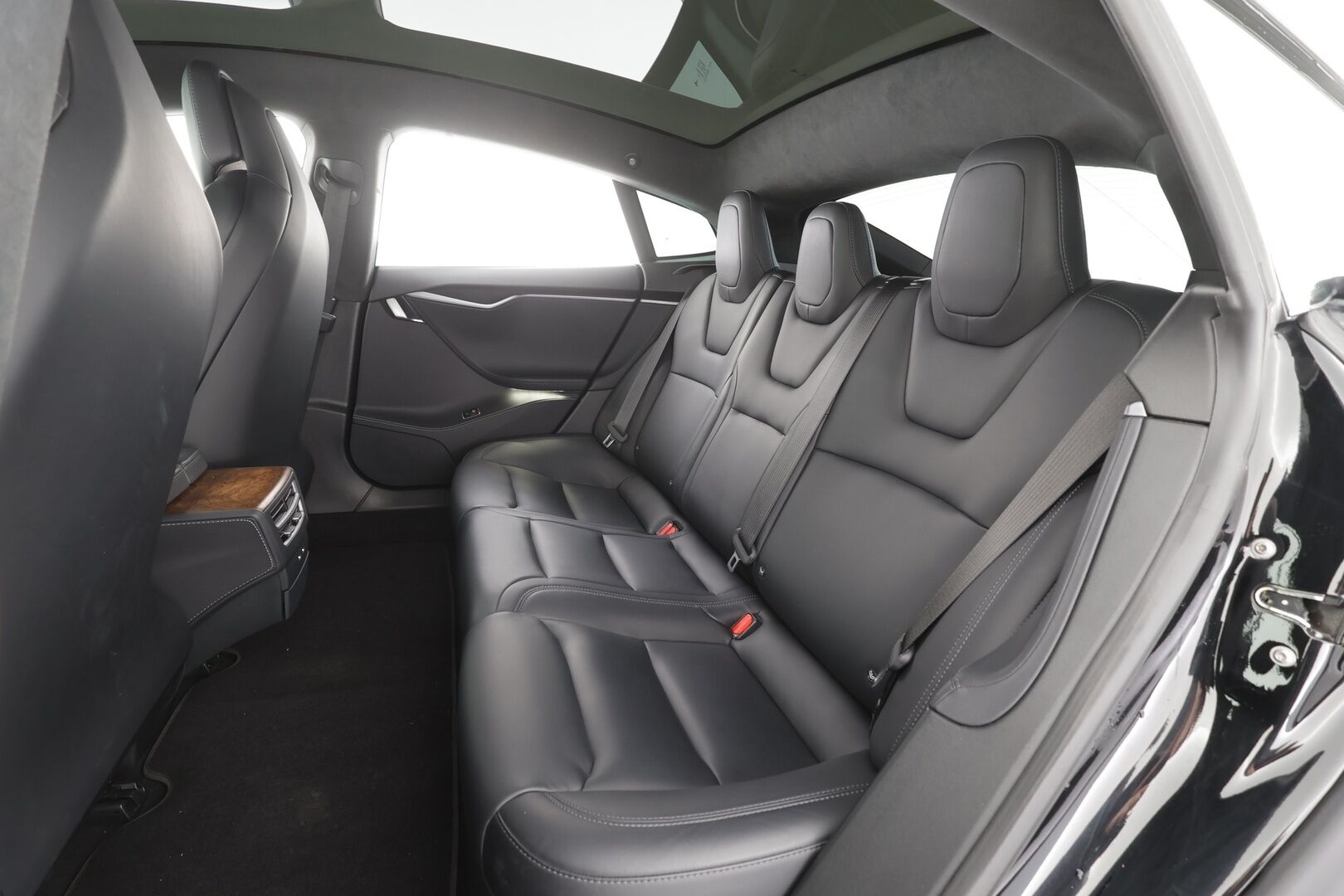 Tesla Model S 2019 Long Range AWD Raven - | Ilma-alusta | Lasikatto | ACC | LED | P.Kamera | Muistipenkki | LED | Premium Audio | Navi | Kaistavahti | Keyless | Kahdet renkaat |