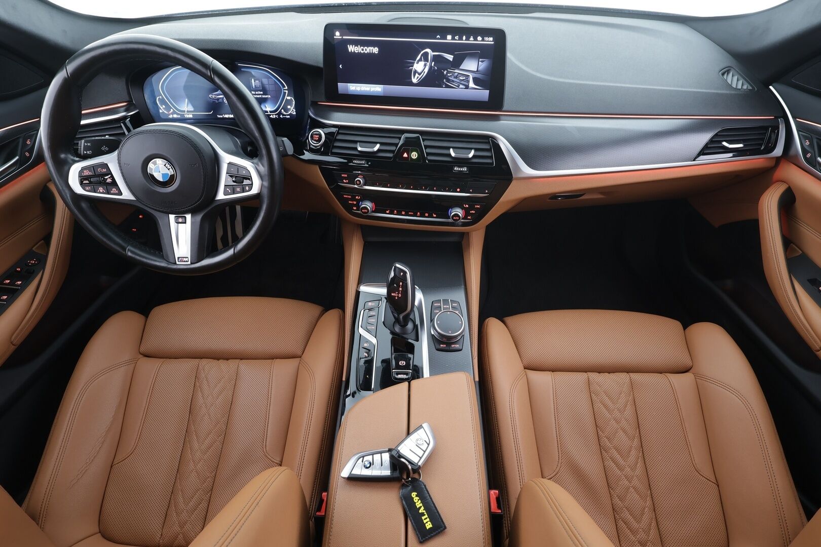 BMW 530 2021 G31 Touring 530e xDrive A Charged Edition M Sport * ACC / LED / P.Kamera / Koukku / HiFi / Navi / Comfort Access * - 2x Latauskaapelit / Kahdet renkaat aluvanteilla