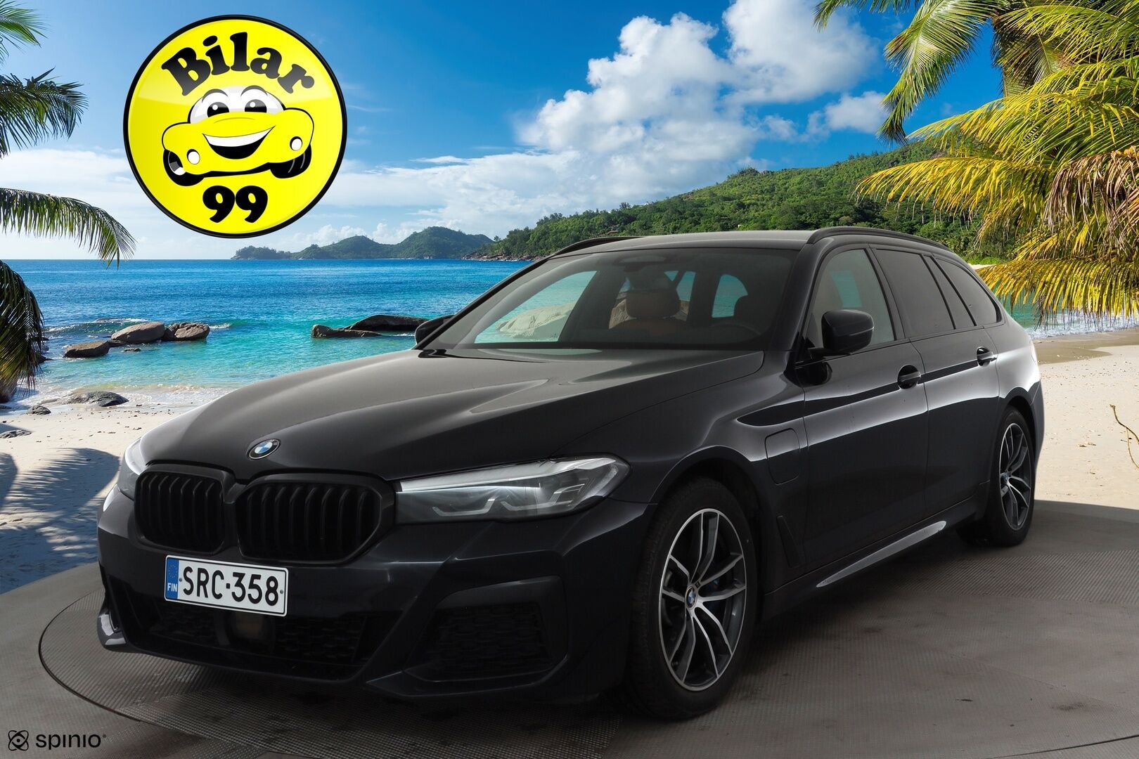 BMW 530 2021 G31 Touring 530e xDrive A Charged Edition M Sport * ACC / LED / P.Kamera / Koukku / HiFi / Navi / Comfort Access * - 2x Latauskaapelit / Kahdet renkaat aluvanteilla