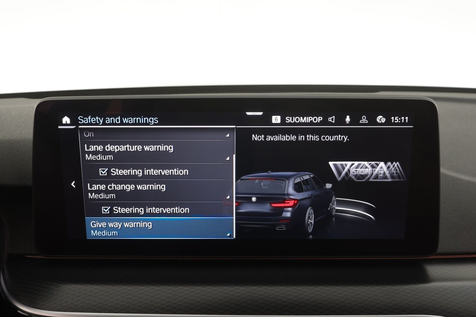 BMW 530 2021 G31 Touring 530e xDrive A Charged Edition M Sport * ACC / LED / P.Kamera / Koukku / HiFi / Navi / Comfort Access * - 2x Latauskaapelit / Kahdet renkaat aluvanteilla